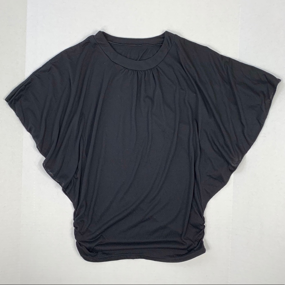 New ladies Wing sleeved black tunic top. Flowy top, batwing sleeve, minimalist.